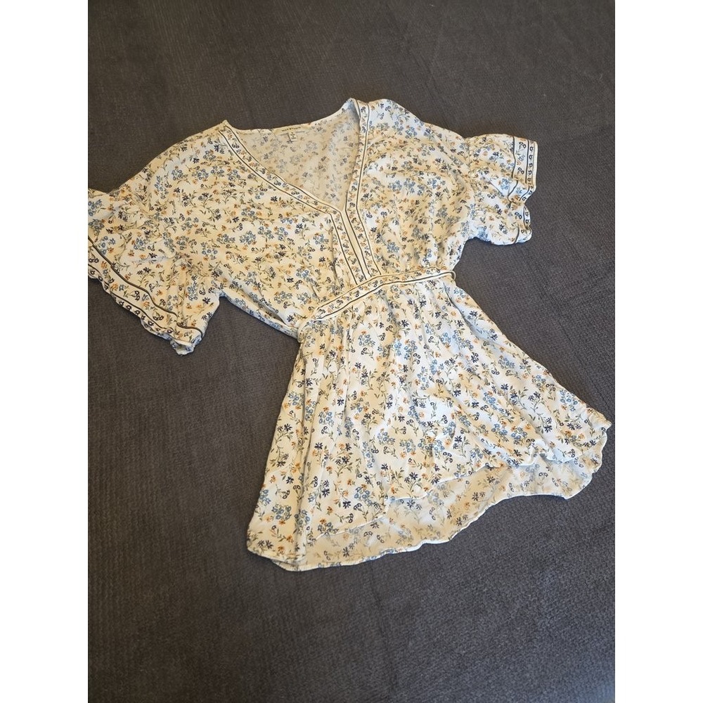 Max Studio Floral V-Neck Ruffle Sleeve Blouse Womens Small White Blue‎ Wrap Top